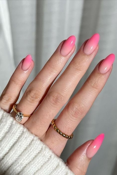 Fuchsia nails